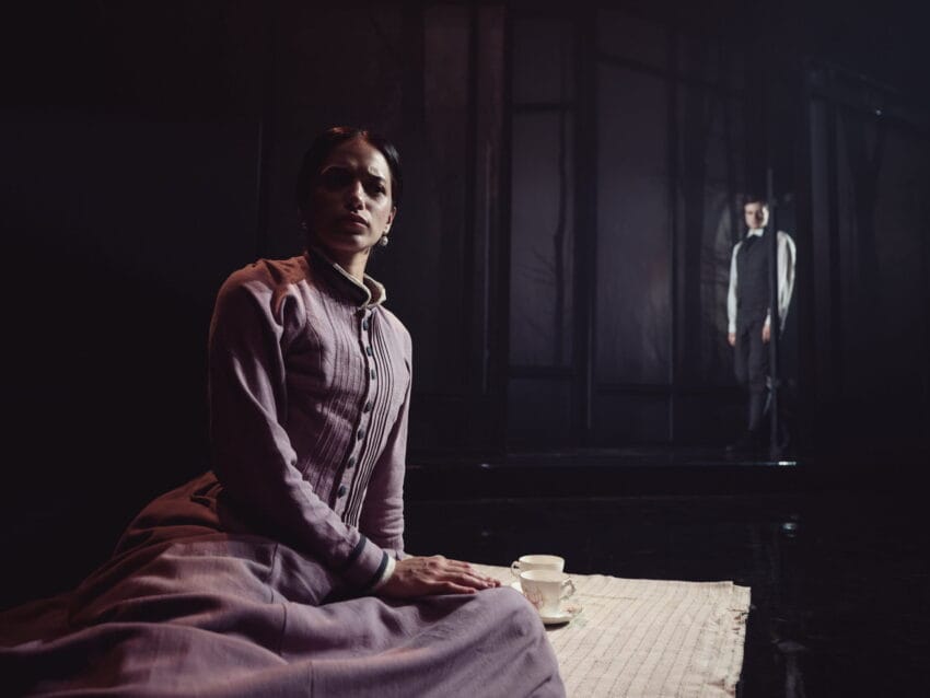 Amy Tara and Toby Beynon (c) Alex Brenner