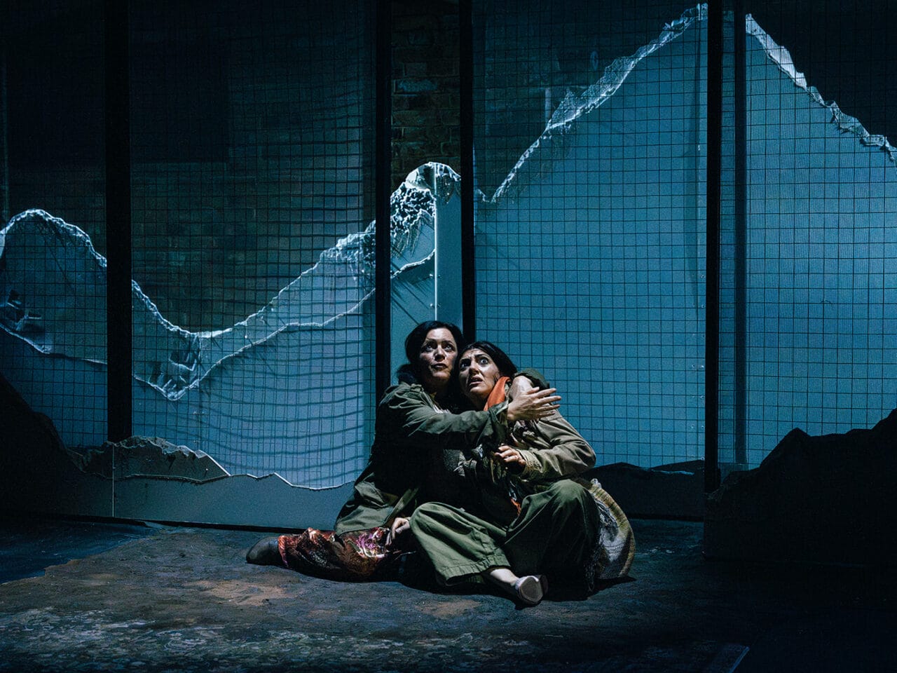 Lisa Zahra and Dilek Şengül (c) Cai Marle-Garcia