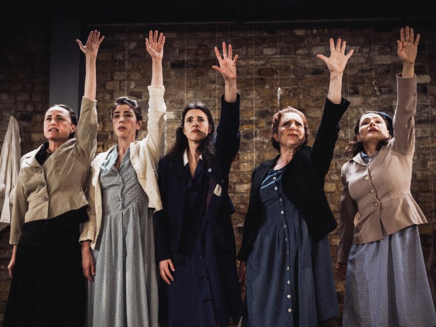 Mai Weisz, Anna Eckhard, Ariella Barnett, Helen Goldwyn, and Pat Dynowska (c) Alex Brenner